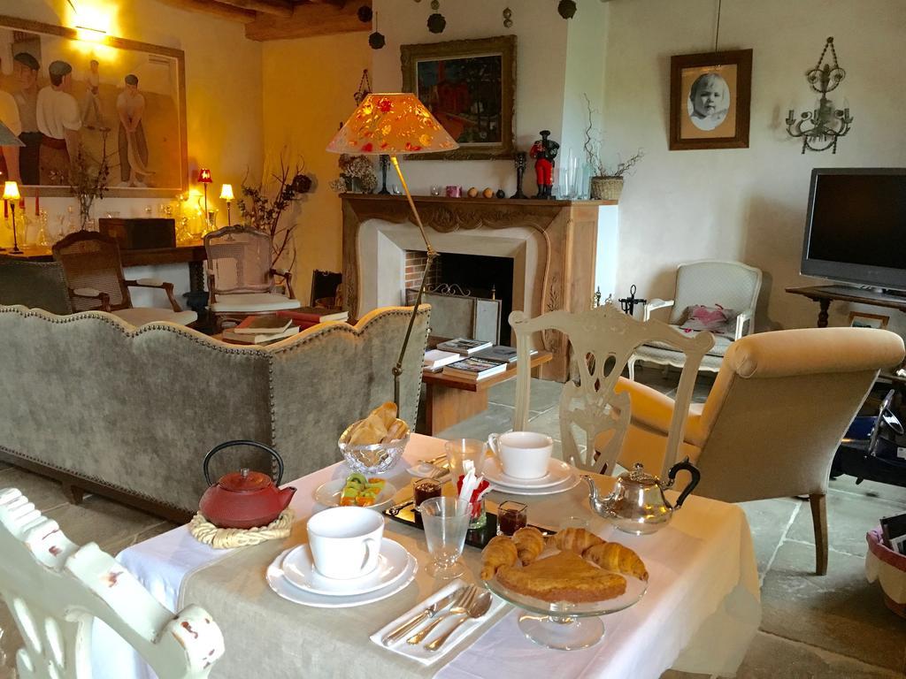 Les Volets Bleus Bed & Breakfast Arcangues Bagian luar foto