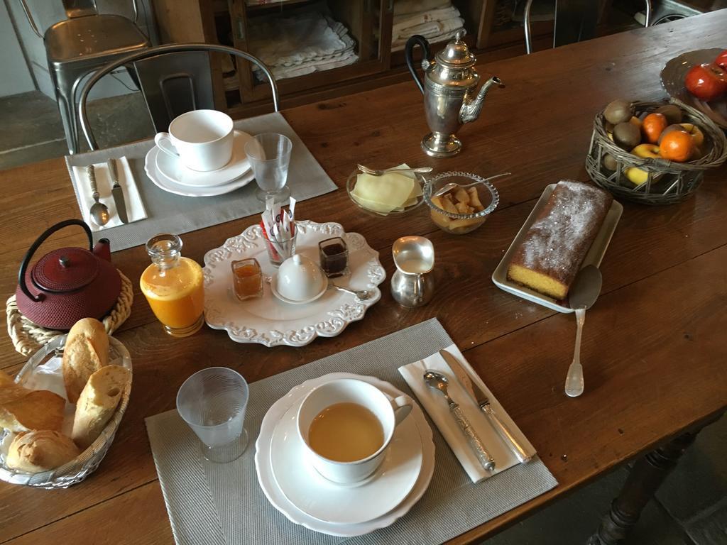 Les Volets Bleus Bed & Breakfast Arcangues Bagian luar foto