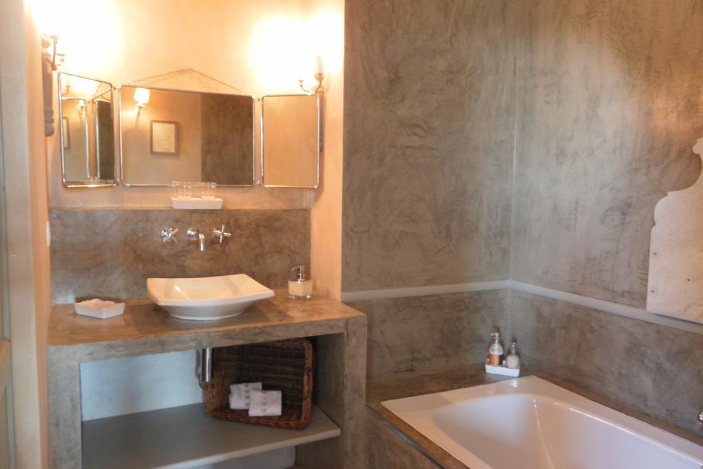 Les Volets Bleus Bed & Breakfast Arcangues Ruang foto