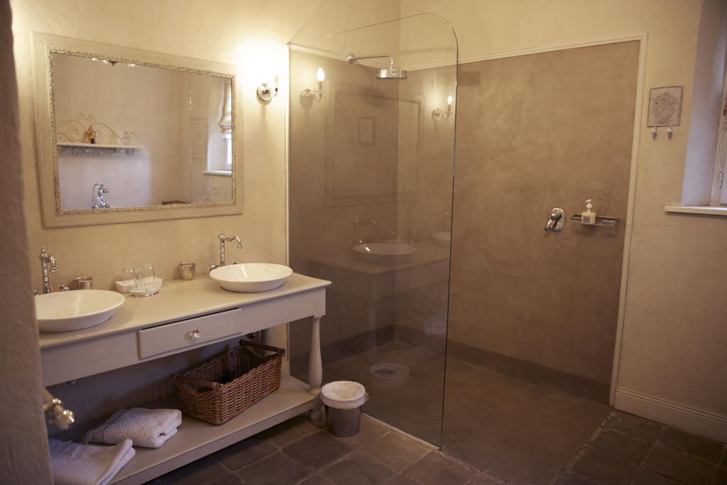 Les Volets Bleus Bed & Breakfast Arcangues Ruang foto