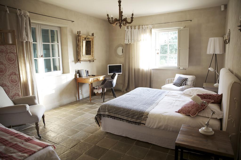 Les Volets Bleus Bed & Breakfast Arcangues Ruang foto