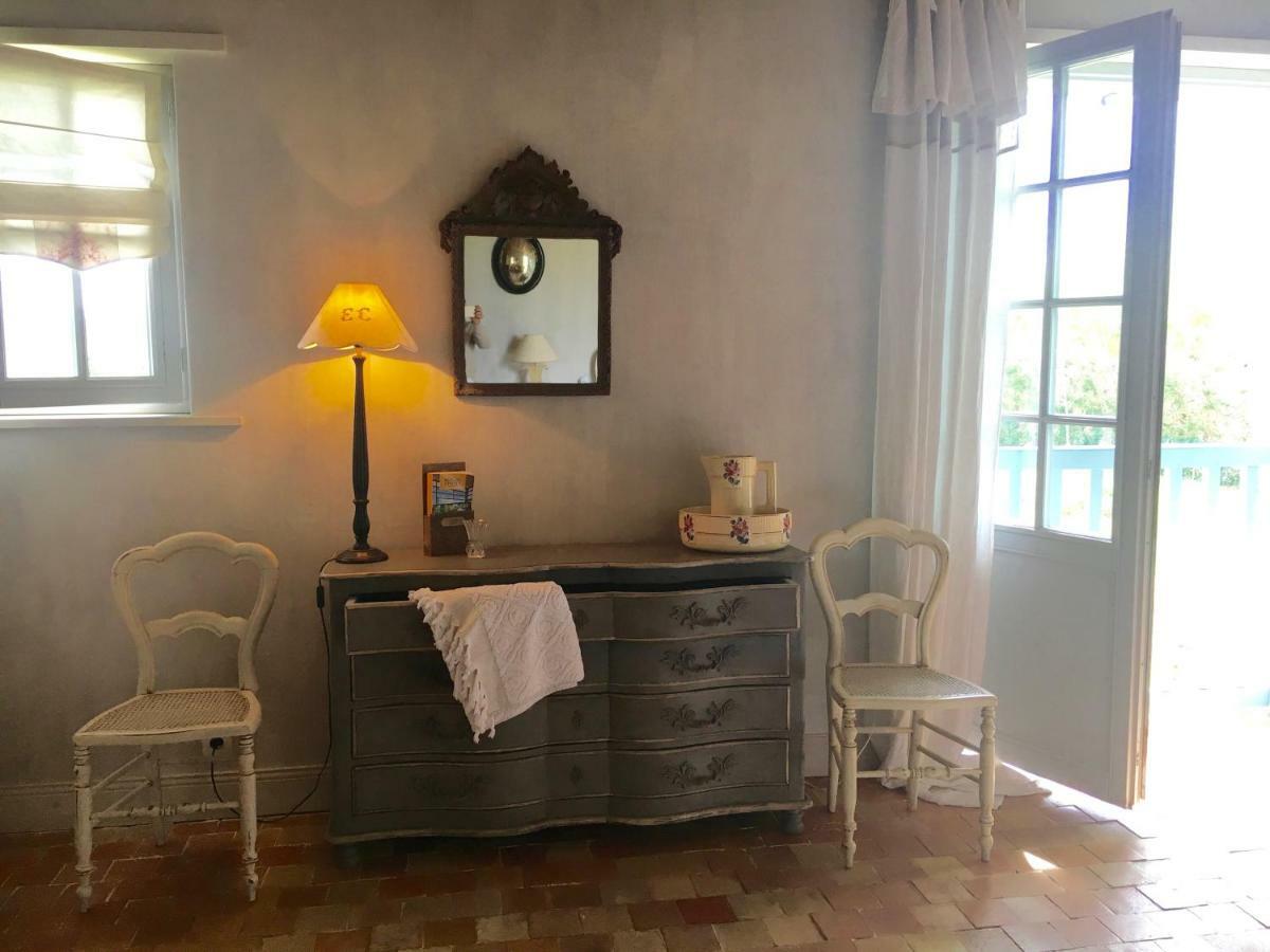 Les Volets Bleus Bed & Breakfast Arcangues Bagian luar foto