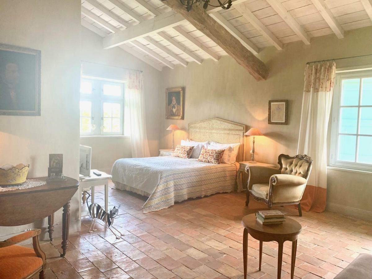 Les Volets Bleus Bed & Breakfast Arcangues Bagian luar foto
