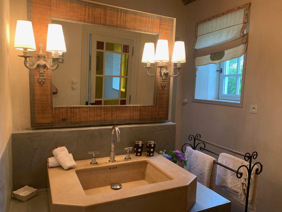 Les Volets Bleus Bed & Breakfast Arcangues Bagian luar foto
